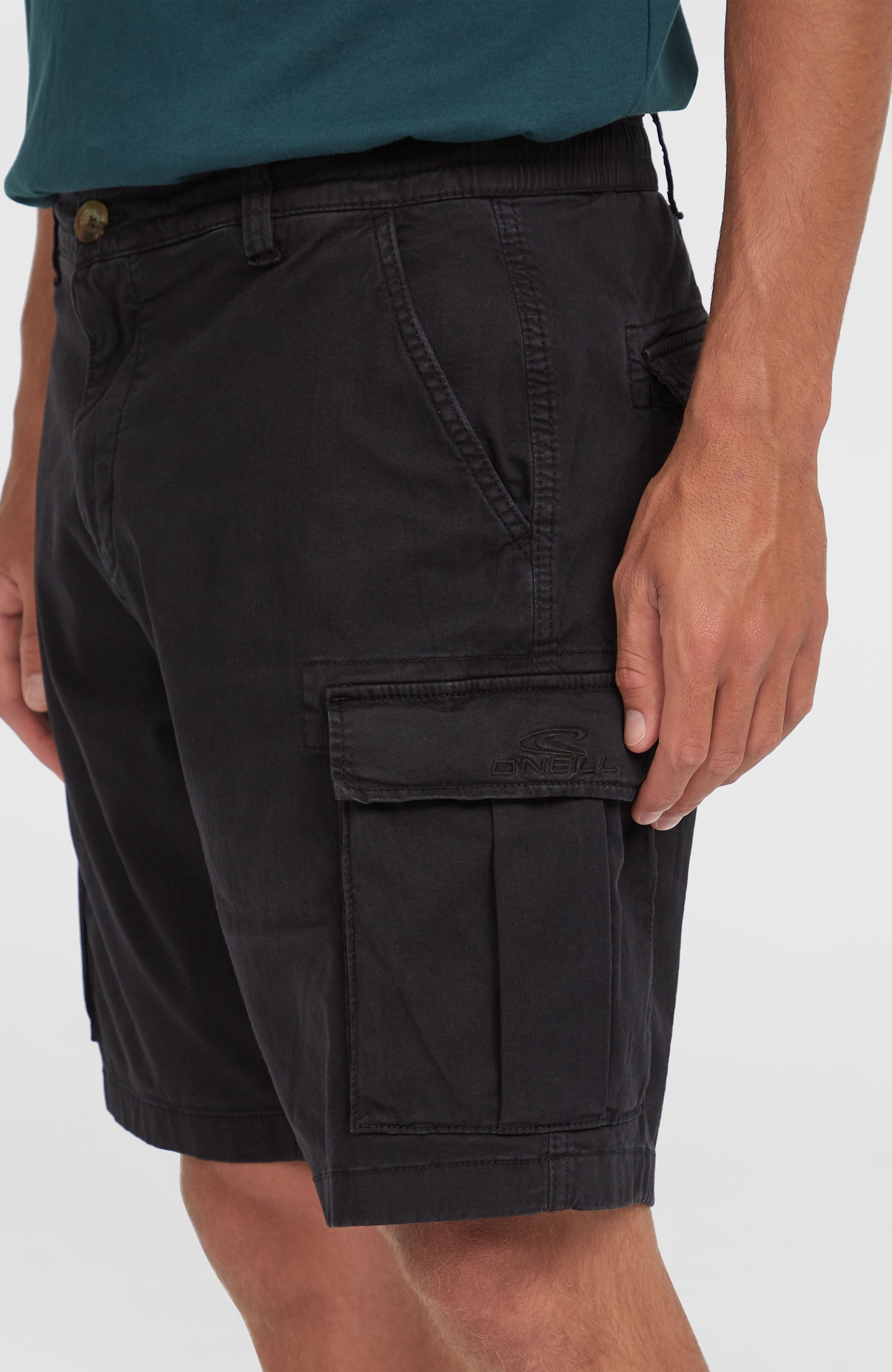 Essentials Cargo Shorts | Black Out – O