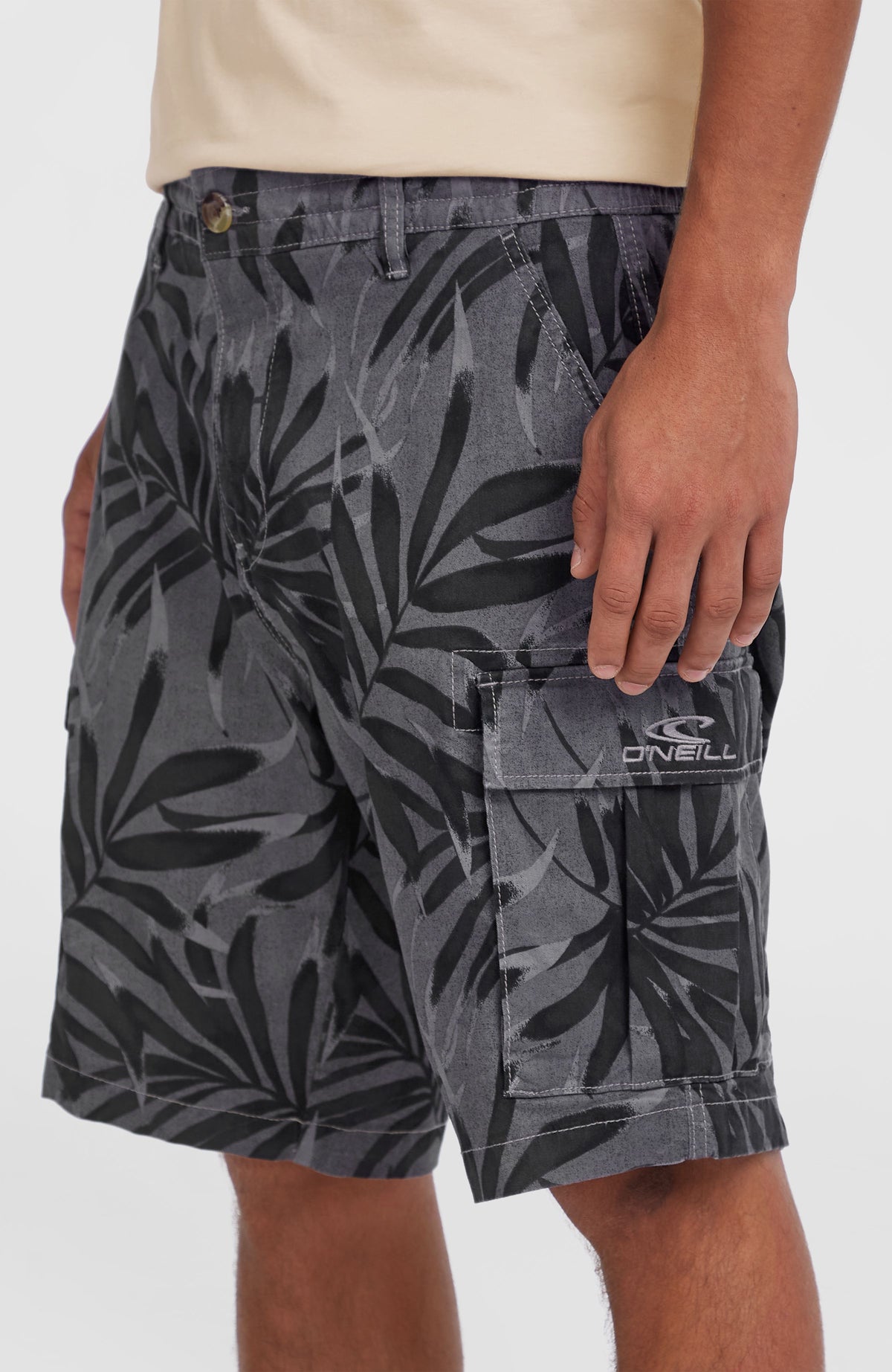 Essentials Cargo Shorts | Black Dipped Leaves