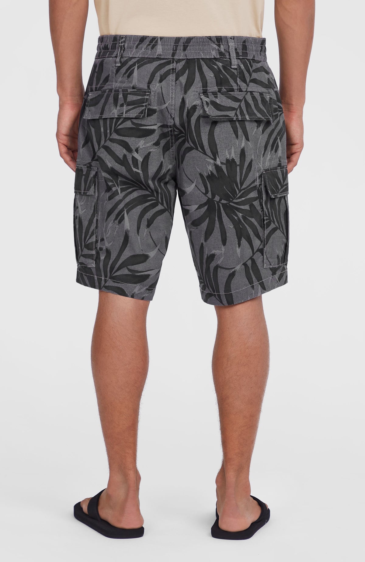 Essentials Cargo Shorts | Black Dipped Leaves