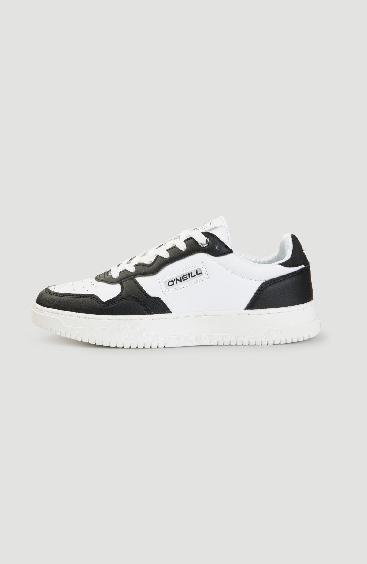GALVESTON LOW Sneaker | Black/ White